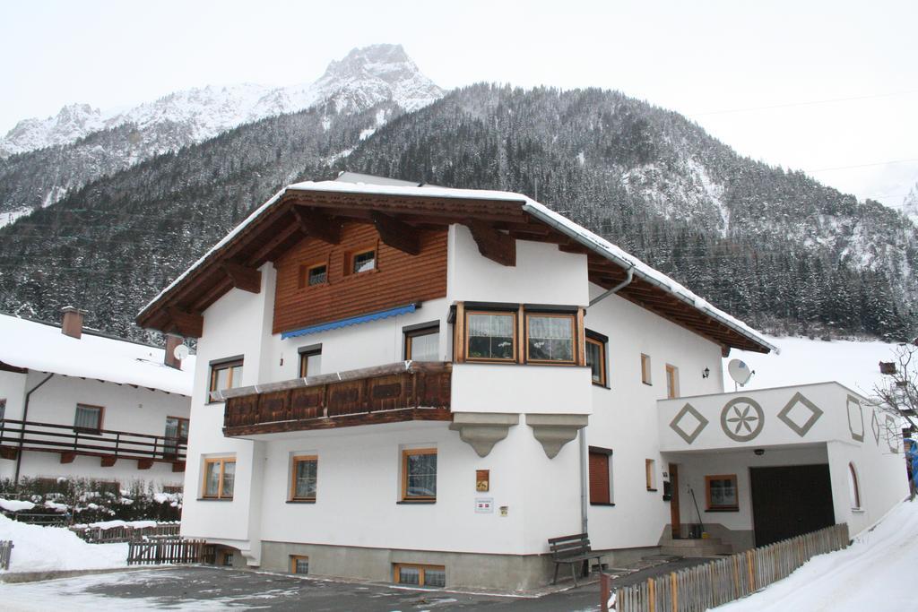 Haus Schimpfoessl Apartment Флирш Екстериор снимка